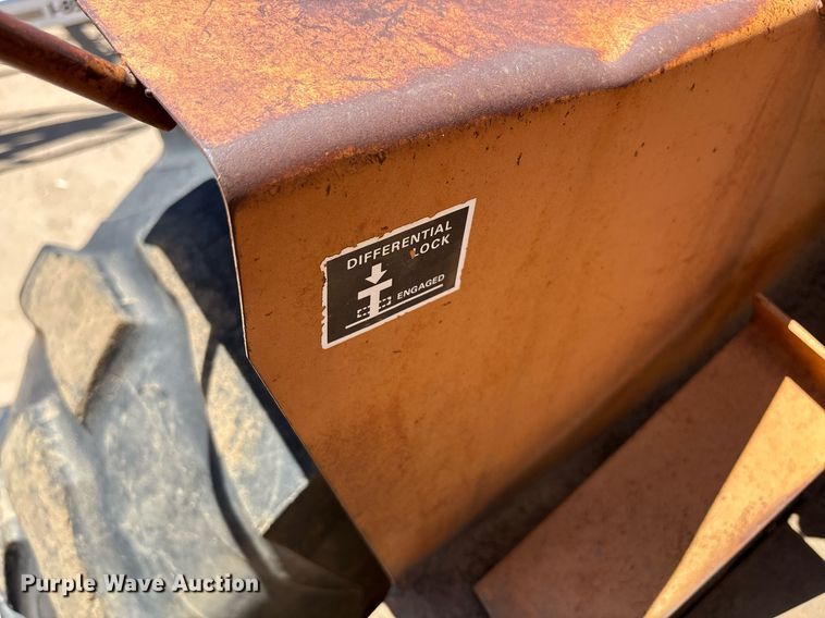 image for item DZ8732 1985 Case 585-D forklift