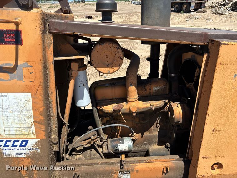 image for item DZ8732 1985 Case 585-D forklift