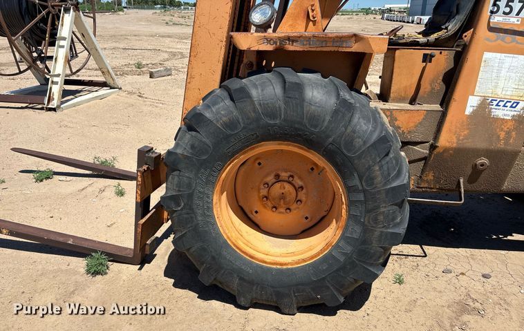 image for item DZ8732 1985 Case 585-D forklift