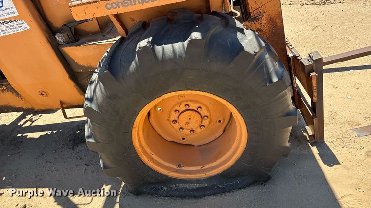 image for item DZ8732 1985 Case 585-D forklift