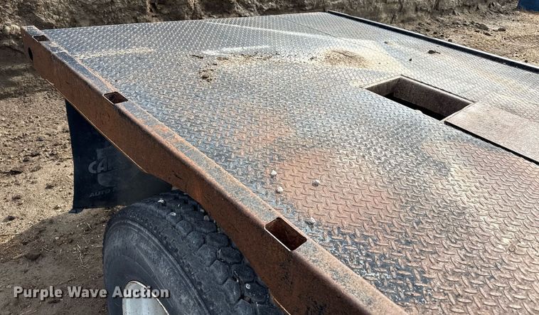 image for item DZ8740 2000 International 4900 flatbed truck