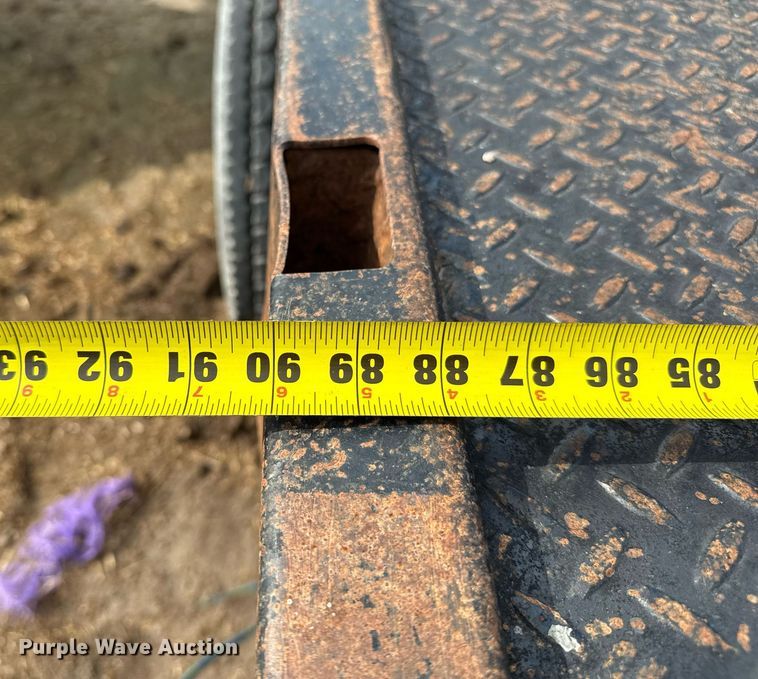 image for item DZ8740 2000 International 4900 flatbed truck