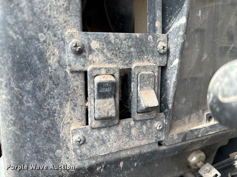 image for item DZ8740 2000 International 4900 flatbed truck