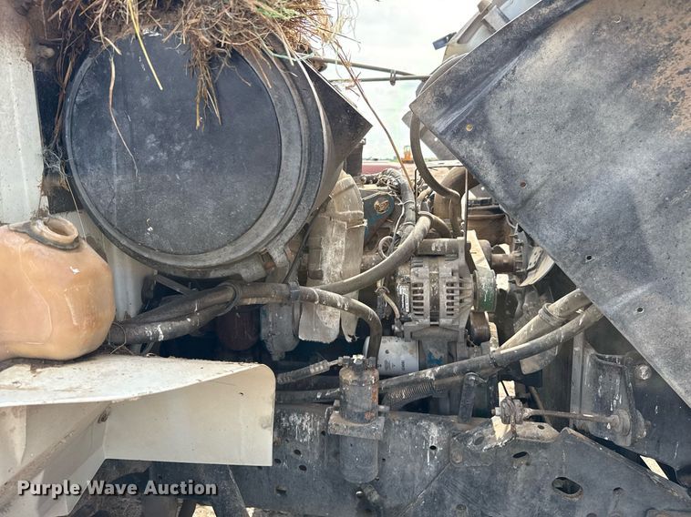 image for item DZ8740 2000 International 4900 flatbed truck