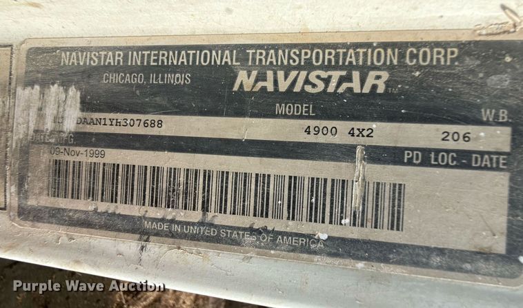 image for item DZ8740 2000 International 4900 flatbed truck