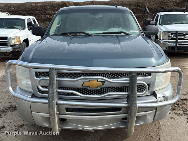 image for item DZ8745 2013 Chevrolet Silverado 1500 pickup truck