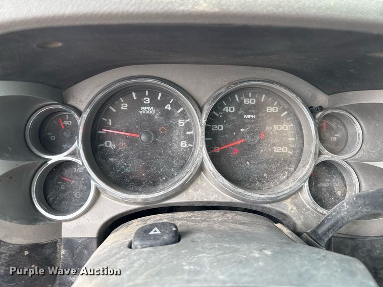 image for item DZ8745 2013 Chevrolet Silverado 1500 pickup truck