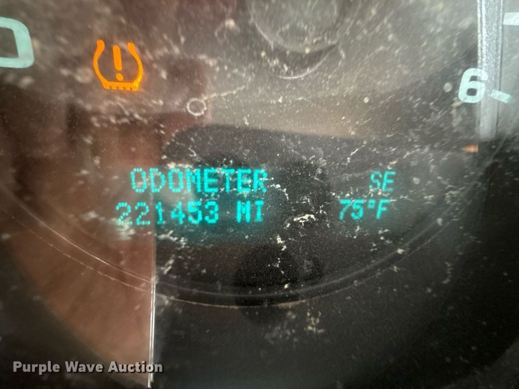 image for item DZ8745 2013 Chevrolet Silverado 1500 pickup truck