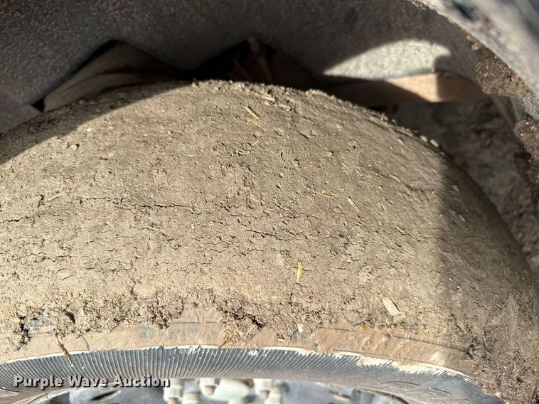 image for item DZ8745 2013 Chevrolet Silverado 1500 pickup truck