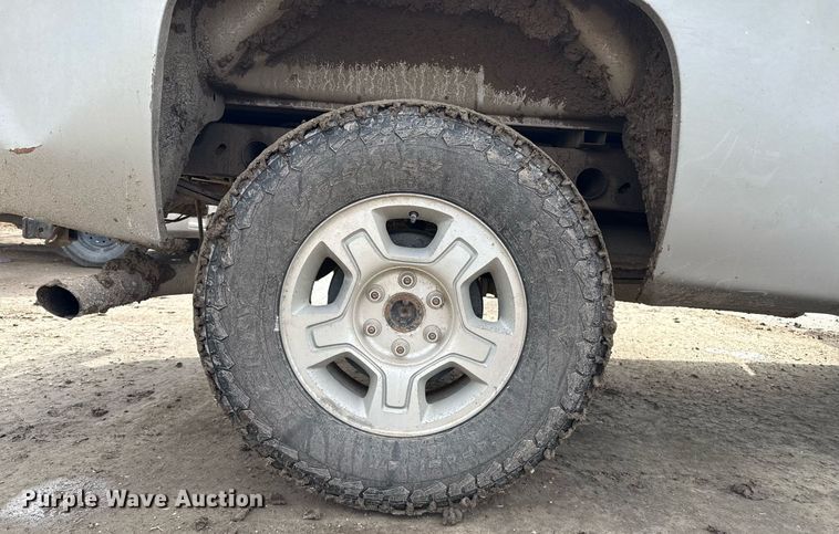 image for item DZ8745 2013 Chevrolet Silverado 1500 pickup truck