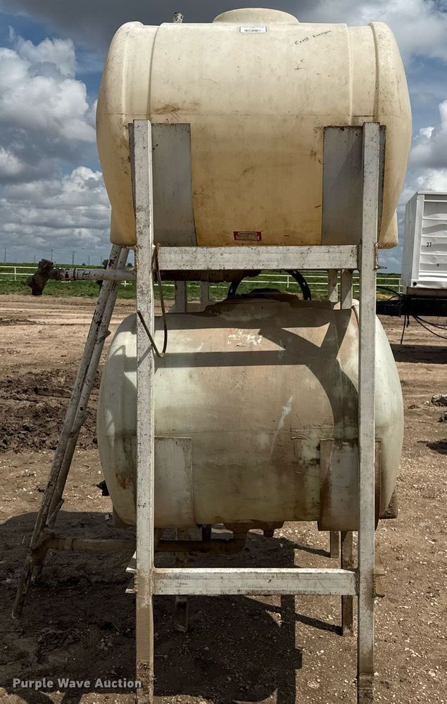 image for item DZ8751 (4) 150 gallon tanks