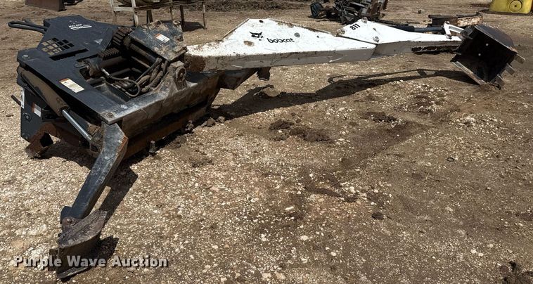 image for item DZ8752 Bobcat 811 skid steer backhoe