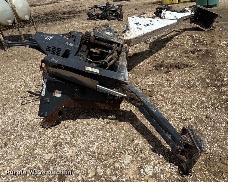 image for item DZ8752 Bobcat 811 skid steer backhoe