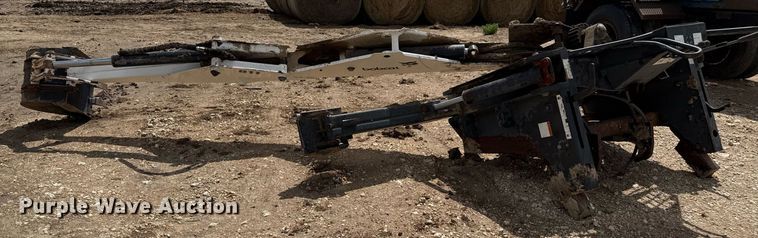 image for item DZ8752 Bobcat 811 skid steer backhoe