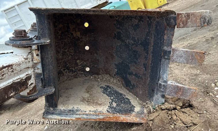 image for item DZ8752 Bobcat 811 skid steer backhoe