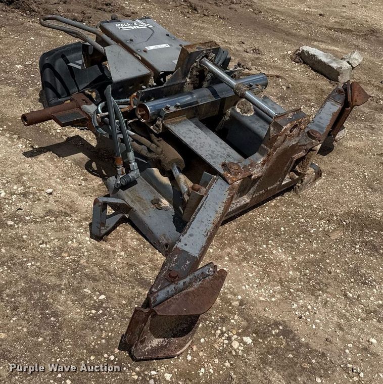 image for item DZ8753 Bobcat 911 skid steer backhoe