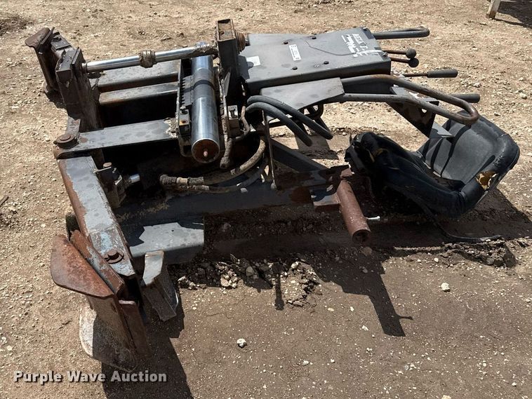 image for item DZ8753 Bobcat 911 skid steer backhoe