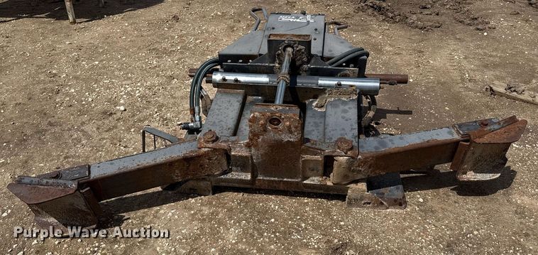 image for item DZ8753 Bobcat 911 skid steer backhoe
