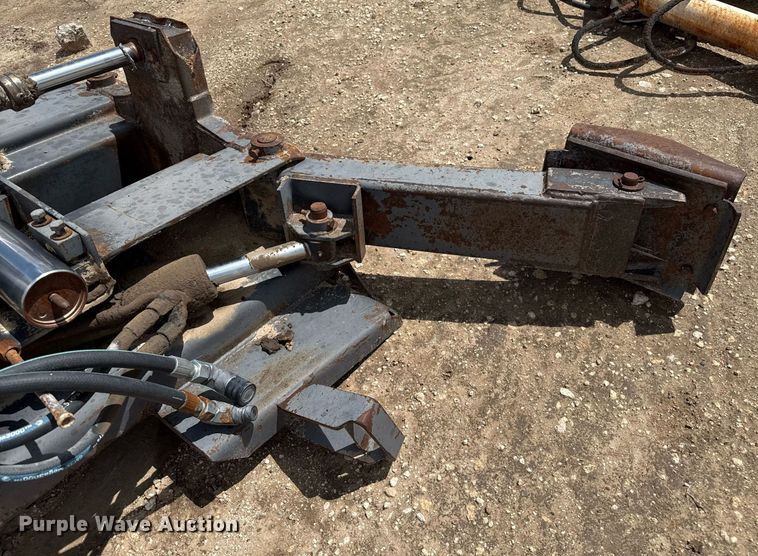 image for item DZ8753 Bobcat 911 skid steer backhoe