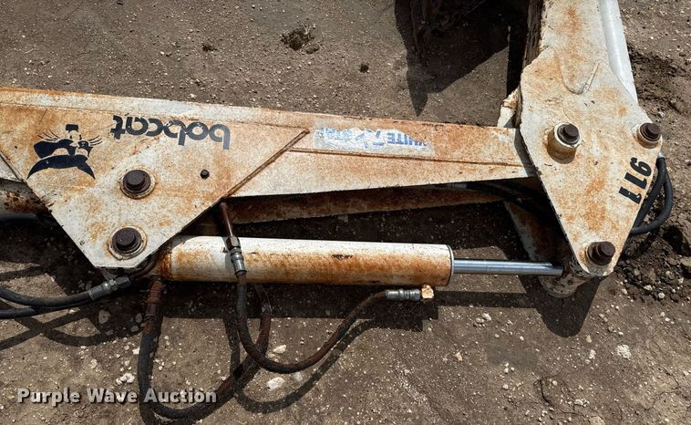 image for item DZ8753 Bobcat 911 skid steer backhoe