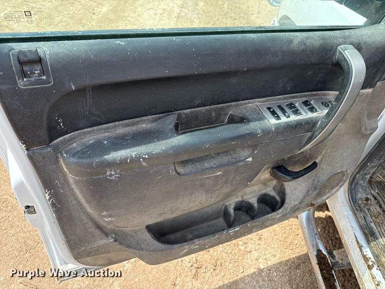 image for item DZ8757 2010 Chevrolet Silverado 1500 Crew Cab pickup truck