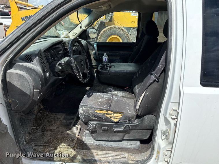 image for item DZ8757 2010 Chevrolet Silverado 1500 Crew Cab pickup truck