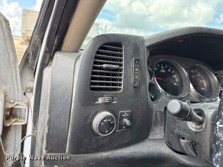 image for item DZ8757 2010 Chevrolet Silverado 1500 Crew Cab pickup truck