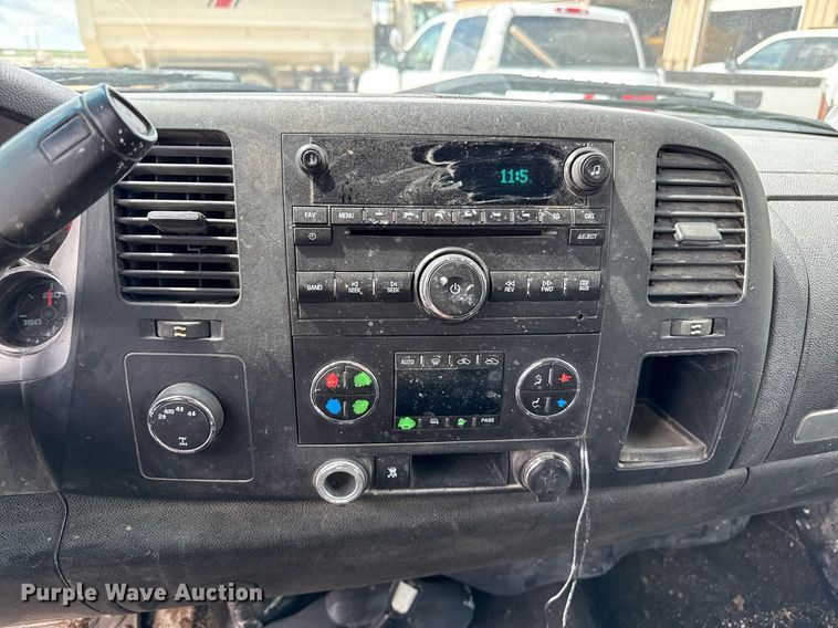 image for item DZ8757 2010 Chevrolet Silverado 1500 Crew Cab pickup truck