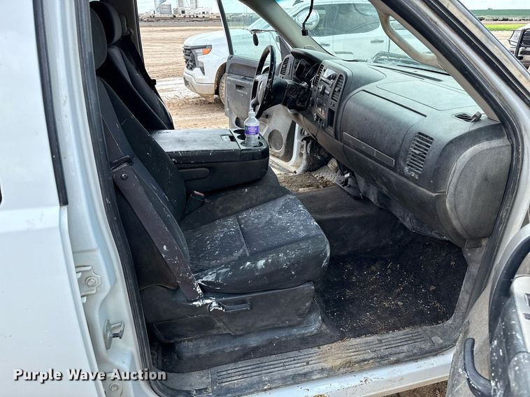 image for item DZ8757 2010 Chevrolet Silverado 1500 Crew Cab pickup truck