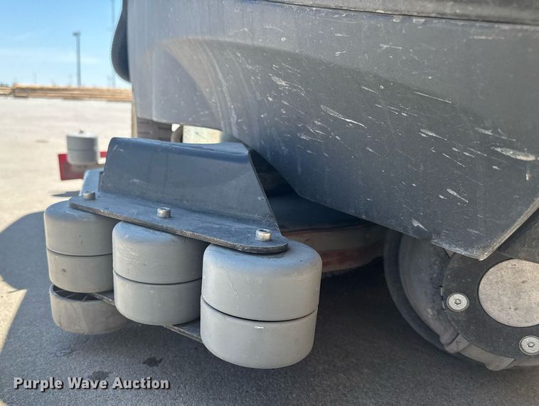 image for item DZ8764 Gansow CT160 floor scrubber