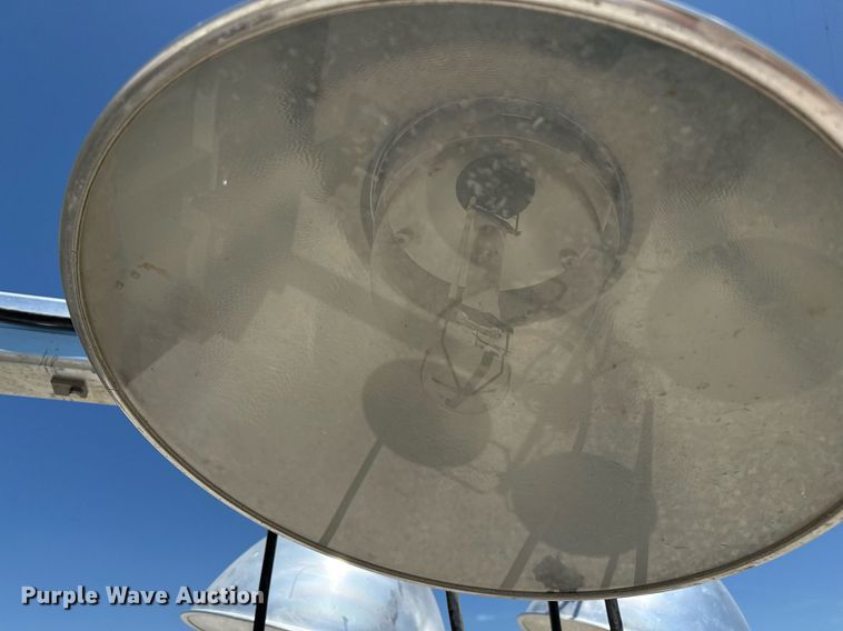 image for item DZ8766 1994 Winco light plant