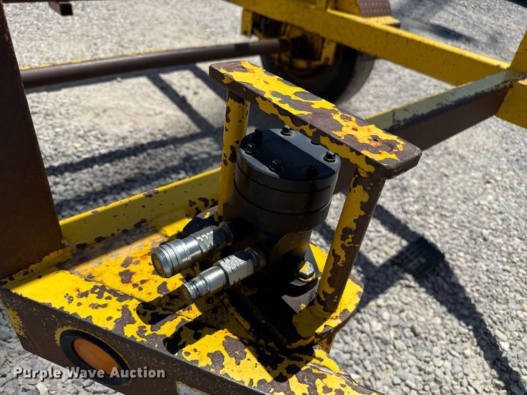 image for item DZ8767 2001 Top reel trailer