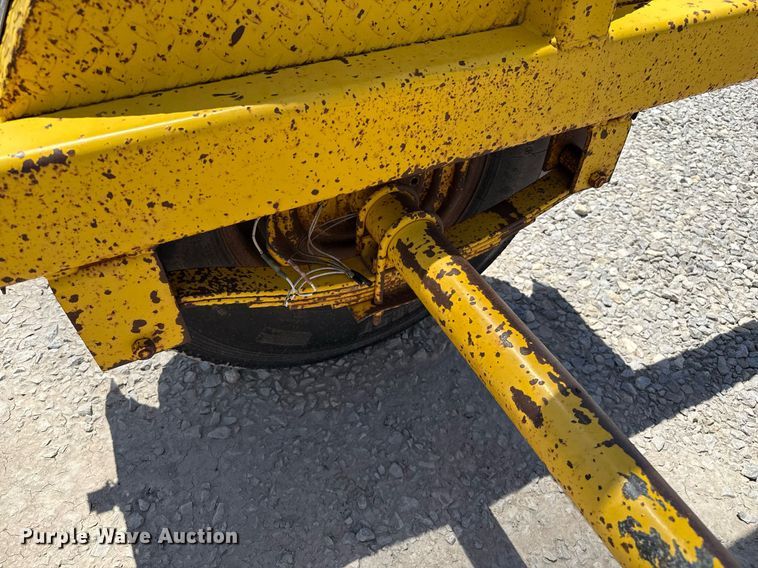 image for item DZ8767 2001 Top reel trailer