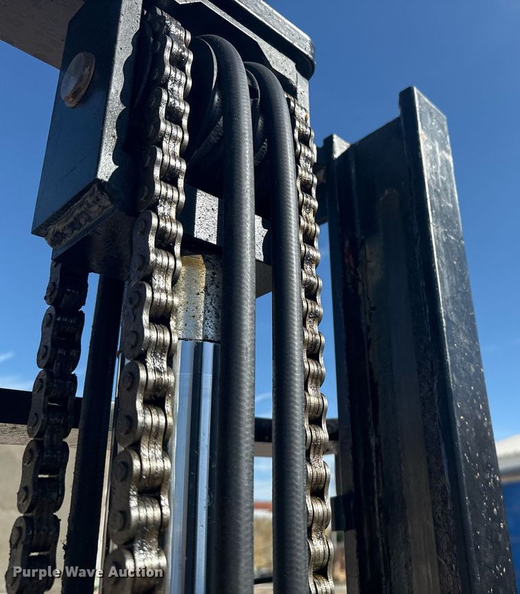 image for item DZ8768 Yale MSW040SF pallet stacker