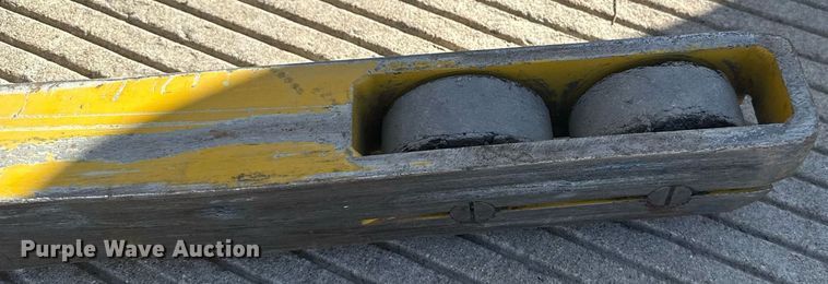 image for item DZ8768 Yale MSW040SF pallet stacker