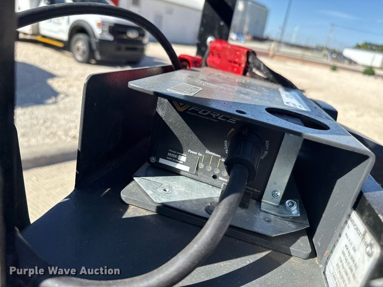 image for item DZ8769 Yale MPB045VG pallet jack