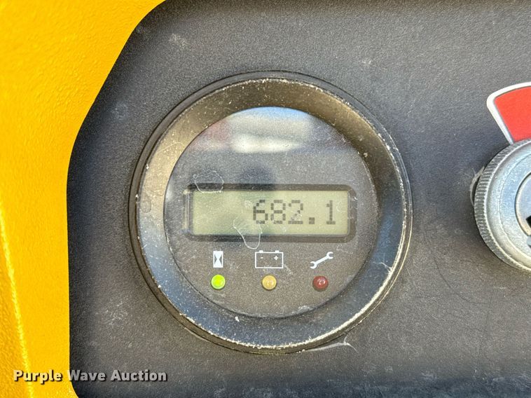 image for item DZ8770 Yale MPB045VG pallet jack