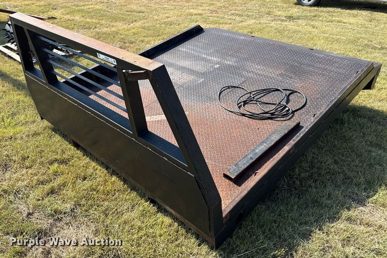 image for item DZ8839 Hydraulic bale bed