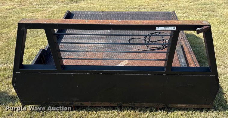 image for item DZ8839 Hydraulic bale bed