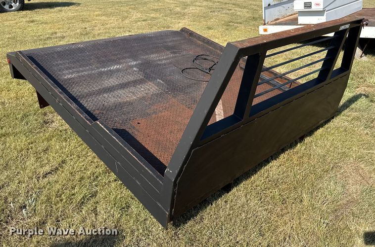 image for item DZ8839 Hydraulic bale bed