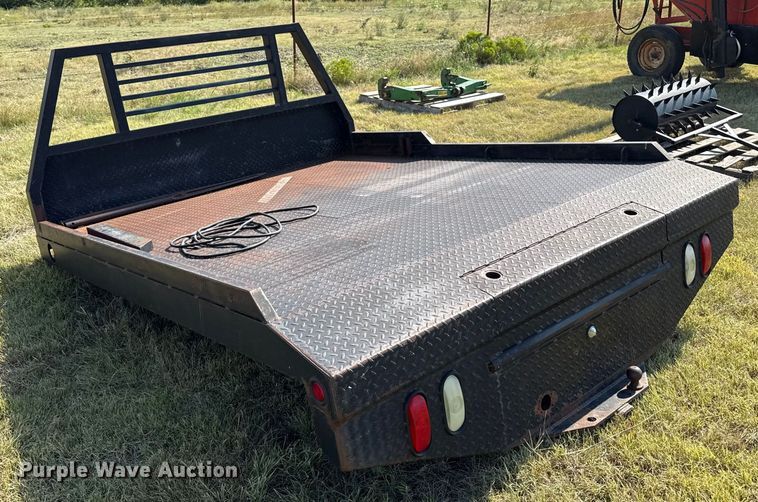 image for item DZ8839 Hydraulic bale bed