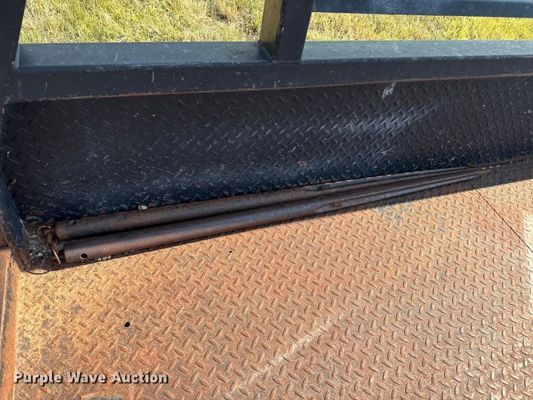 image for item DZ8839 Hydraulic bale bed