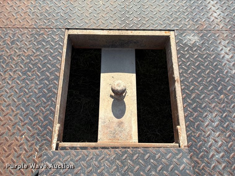 image for item DZ8839 Hydraulic bale bed