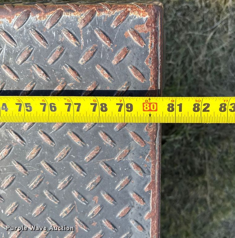 image for item DZ8839 Hydraulic bale bed