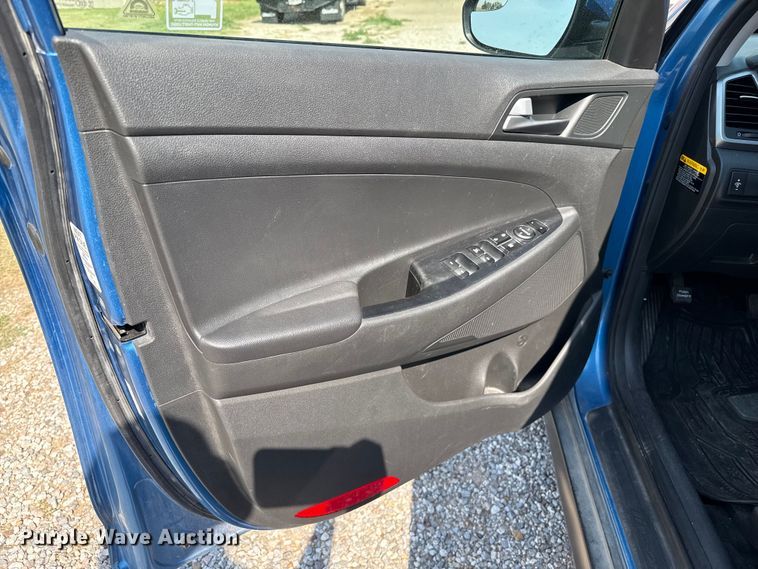 image for item DZ8843 2016 Hyundai Tucson SUV