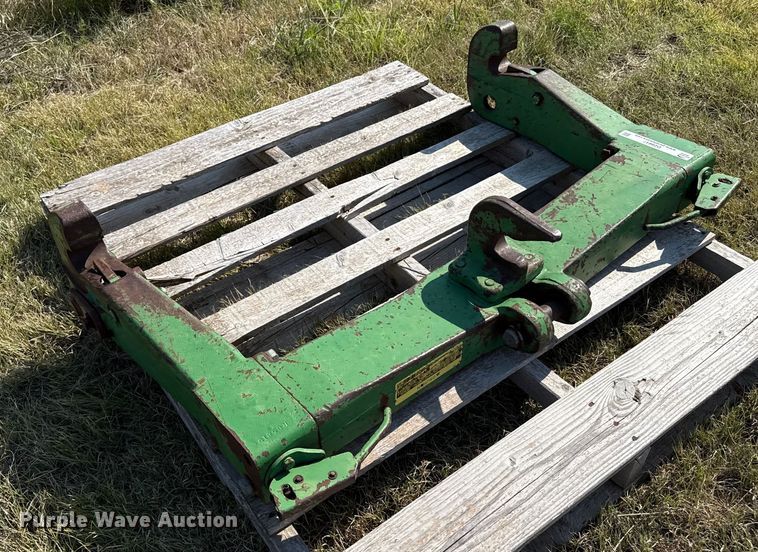 image for item DZ8847 John Deere quick attach