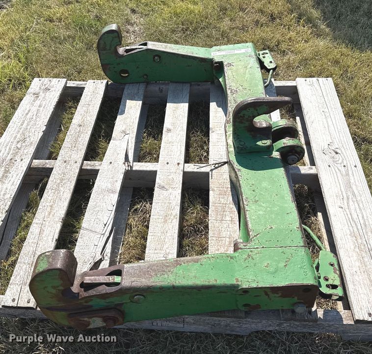 image for item DZ8847 John Deere quick attach