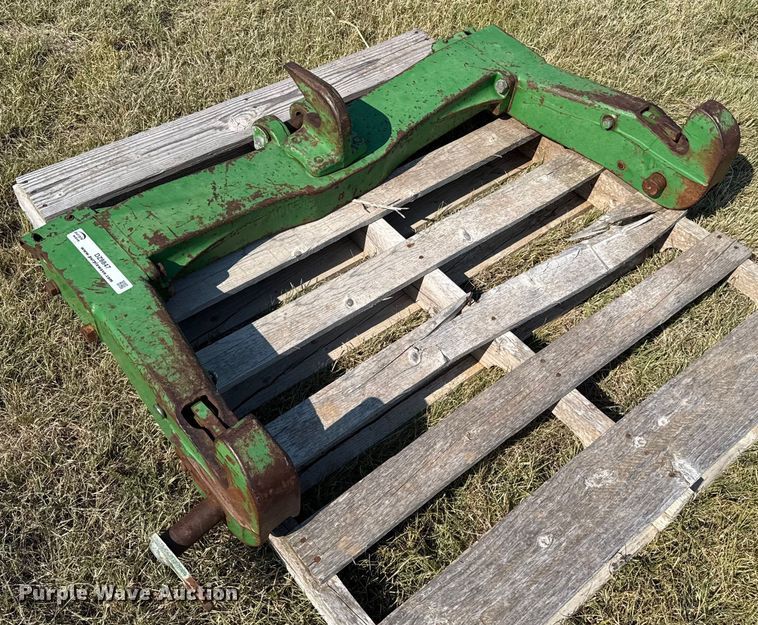 image for item DZ8847 John Deere quick attach
