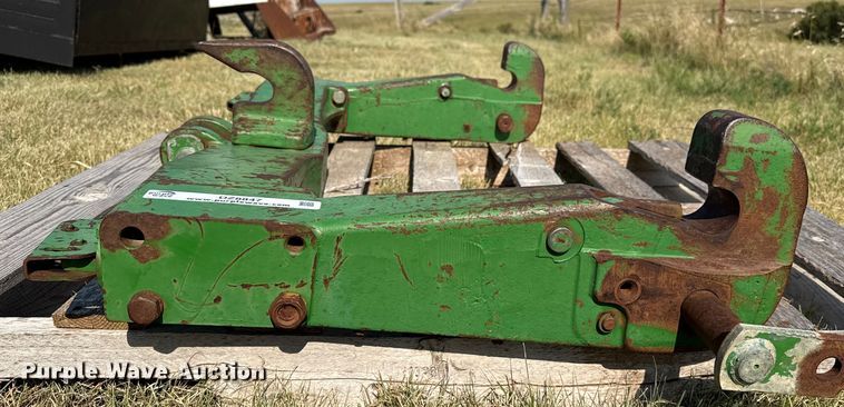 image for item DZ8847 John Deere quick attach