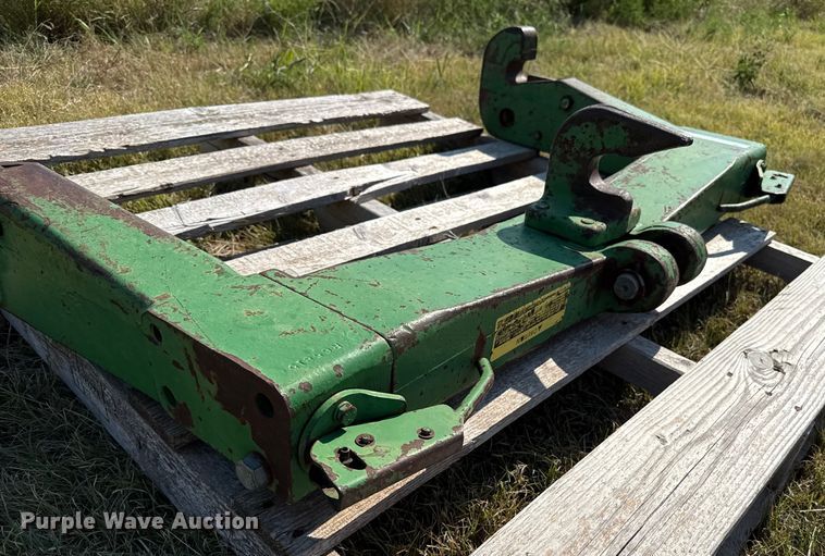 image for item DZ8847 John Deere quick attach